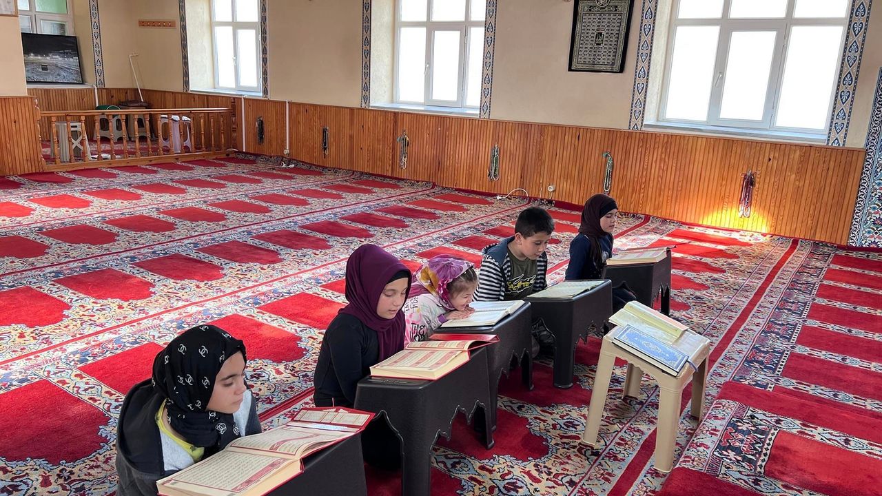 Hisarcık’ta çocuklara camide Kur'an eğitimi aralıksız devam ediyor