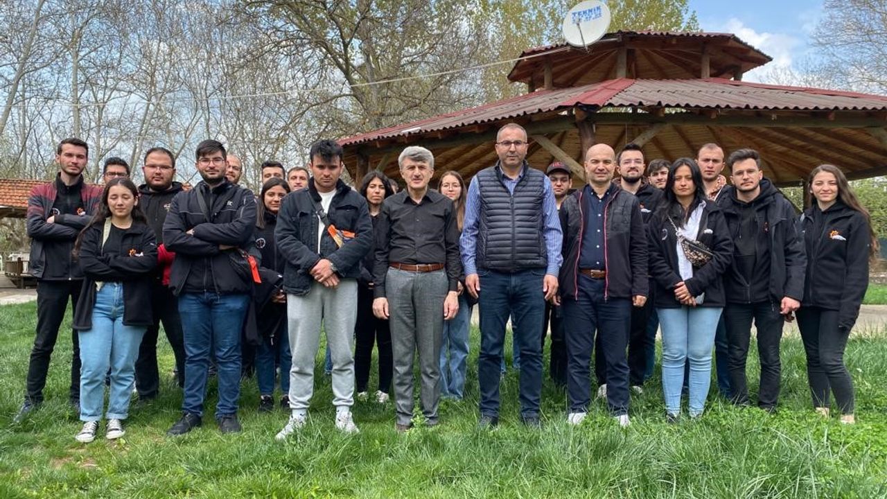 Dumlupınar Üniversitesi'nin şampiyon takımı Gediz’de ağırlandı