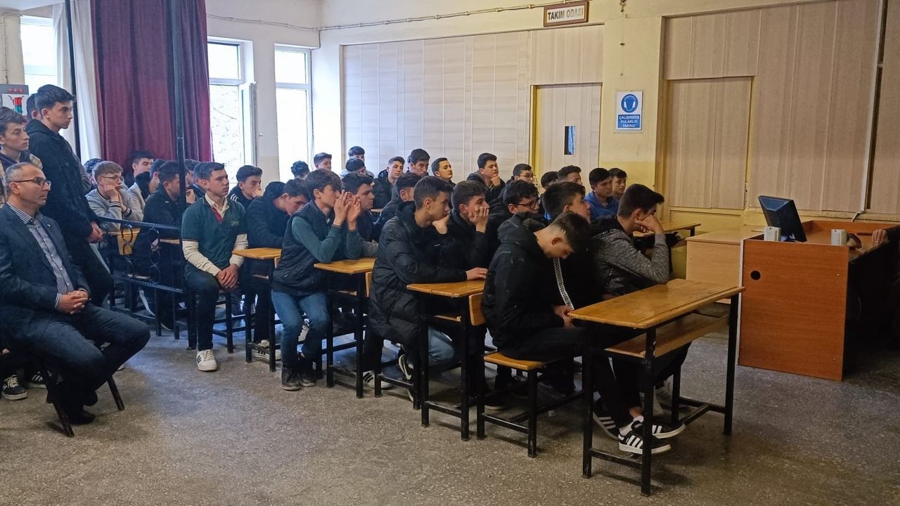 DPÜ Şampiyon KARANDA İHA takımı Gedizli öğrencilerle buluştu