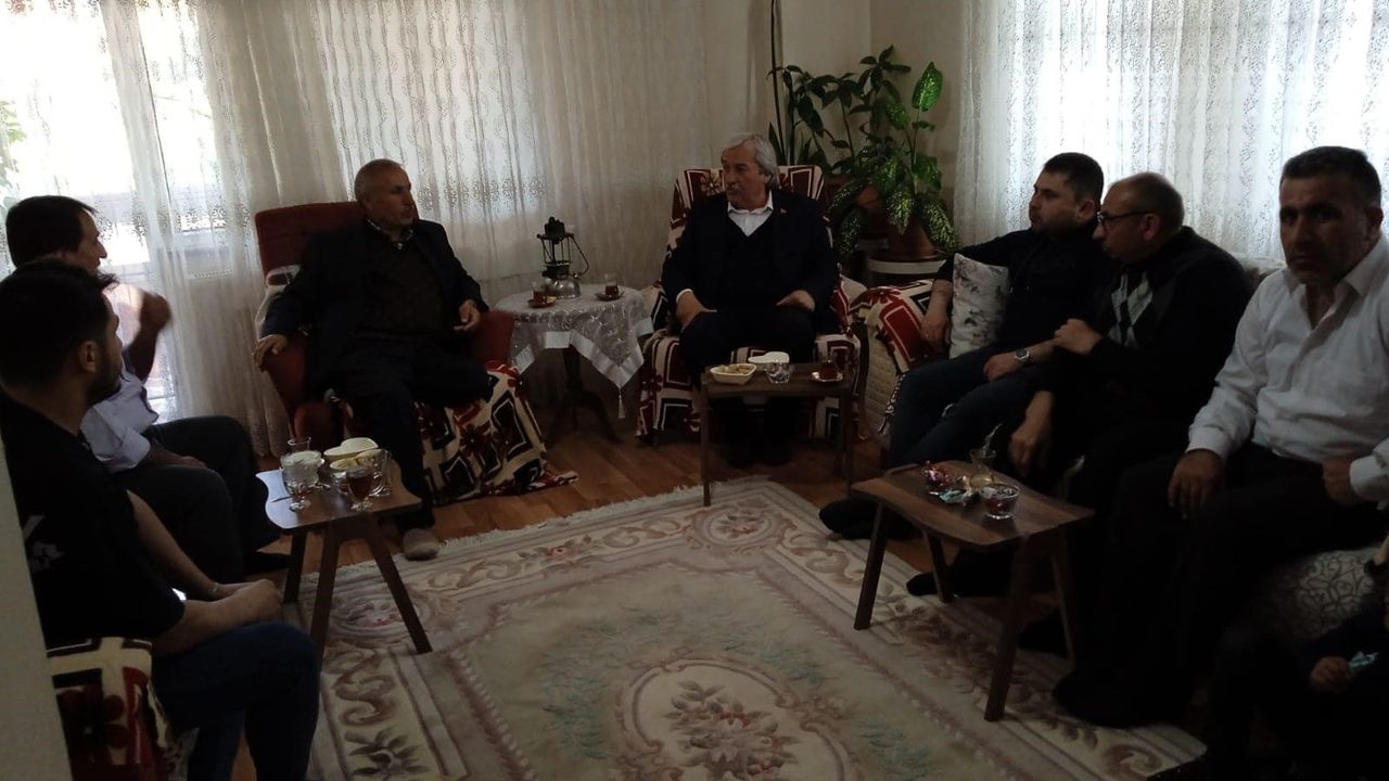 Başkan Şahin, mevsimlik işçileri evlerinde ziyaret etti