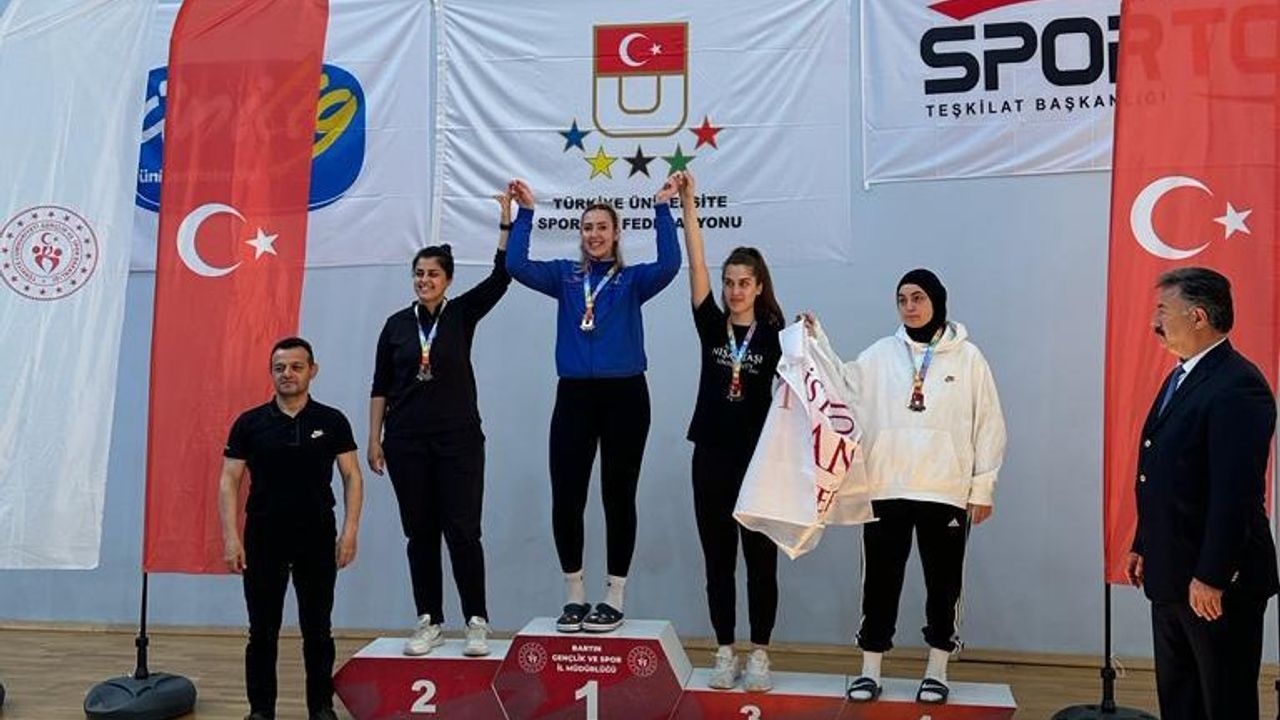 Anadolu Üniversiteli sporcudan altın madalya
