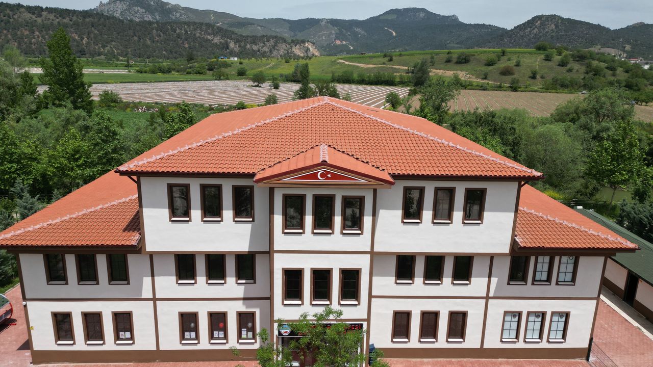 Osmaneli Belediyesi Çocuk Kulübü ve Bebek Kütüphanesi faaliyete girdi