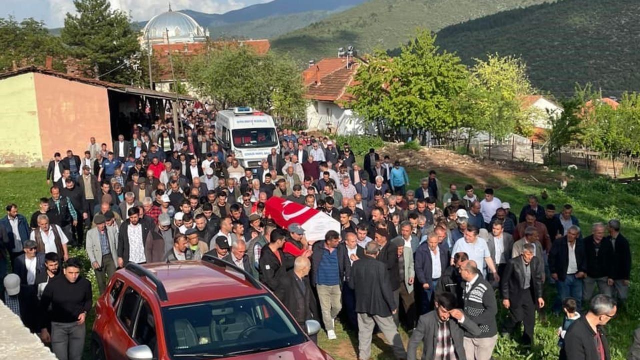 Hatay’da hayatını kaybeden polis memuru Şenol Esen Simav’da toprağa verildi
