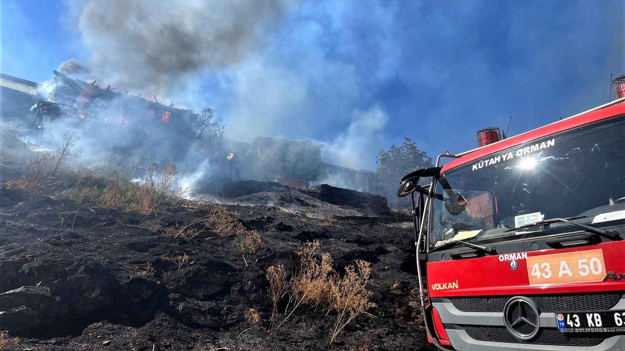 yanan eve Orman İşletme Müdürlüğü ekipleri müdahale etti