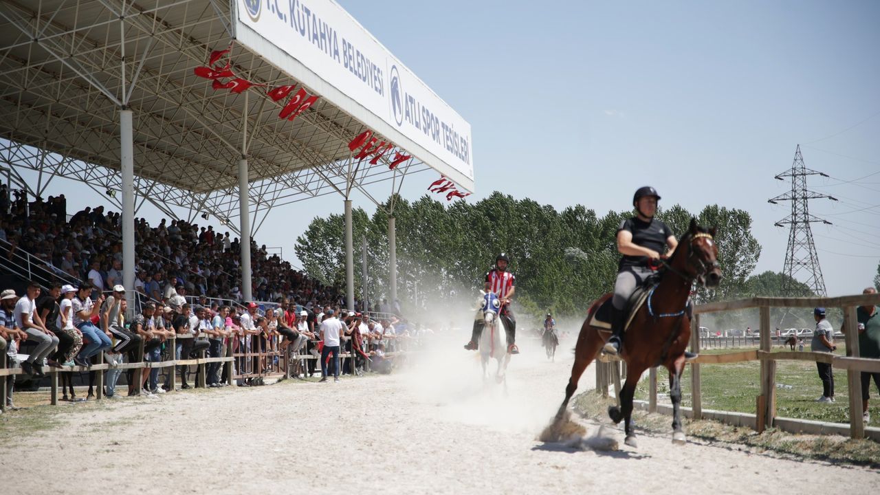 Kütahya'da Rahvan At Yarışları heyecanı