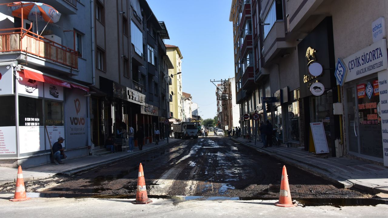 Çolak İbrahim Bey Caddesi'nde asfaltlama çalışması yapıldı