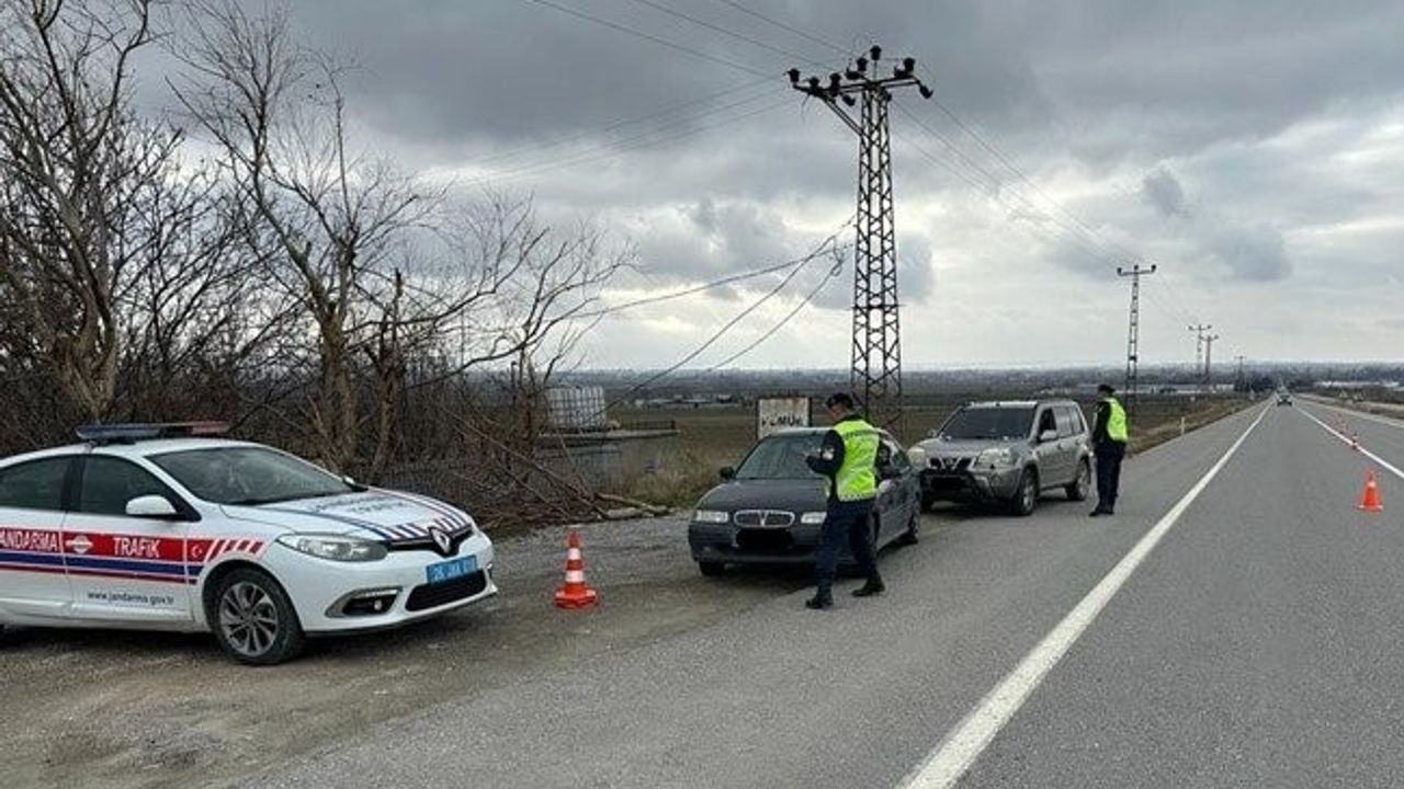 Jandarma ekiplerinin trafik denetiminde ceza yağdı