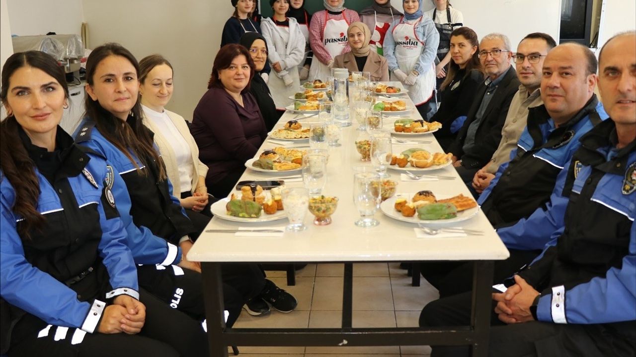 Kütahya İl Emniyet Müdürlüğü’nden gençlere destek