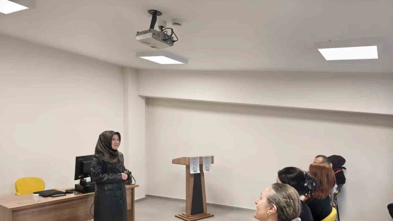 Odunpazarı’nda Sağlık ve Diyanet iş birliğiyle aileye yönelik farkındalık semineri yapıldı