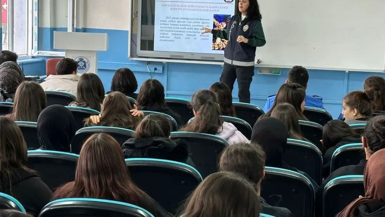 Polisten lise öğrencilerine yönelik eğitim