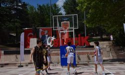 "Sokaklar Bizim" projesi kapsamında 3x3 Basketbol Turnuvası Marmara Bölgesi Finalleri Bilecik'te yapıldı