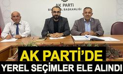 AK Parti Merkez İlçe Başkanlığı toplantısında yerel seçimler ele alındı