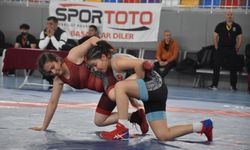 U-17 Kadınlar Güreş Türkiye Şampiyonası başladı