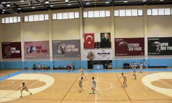 Futsal grup müsabakaları başladı