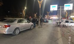 5 OTOMOBİLİN KARIŞTIĞI KAZADA ORTALIK SAVAŞ ALANINA DÖNDÜ: 2 YARALI