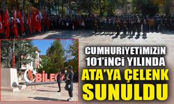 CUMHURİYETİMİZİN 101’İNCİ YILINDA ATA’YA ÇELENK SUNULDU