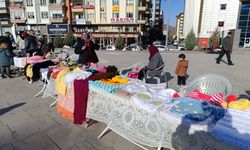 EMEKÇİ KADINLAR PAZARI YOĞUN İLGİ GÖRDÜ