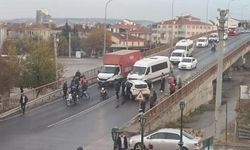 KAZA TRAFİĞİN TIKANMASINA YOL AÇTI