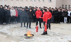 BOZÜYÜK'TE KUMRAL ABDAL ANADOLU LİSESİ ÖĞRENCİLERİNE YANGIN EĞİTİMİ