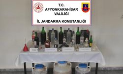 LİTRELERCE SAHTE KAÇAK ALKOL ELE GEÇİRİLDİ