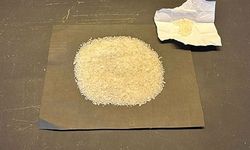 OTOMOBİLİN BAGAJINDAKİ UYUŞTURUCU ZULASINI POLİS BULDU