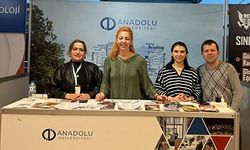 Anadolu Üniversitesi İstanbul Bölüm Tanıtım Günlerinde aday öğrencilerle buluştu