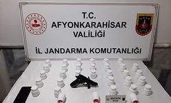 UYUŞTURUCU HAPLARI SATAMADAN JANDARMAYA YAKALANDI
