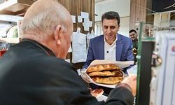 Vali Aygöl’den Vatandaşlara Pide İkramı
