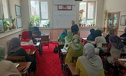 Değerlerin Edinilmesinde Ailenin Rolü' eğitimi verildi