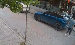 ALKOLLÜ GİTTİĞİ KAFEDE KENDİSİNİ UYARAN ÇALIŞANLARA TEKME VE YUMRUKLARLA SALDIRDI