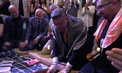 REKTÖR, ÖĞRENCİLERLE ÇİĞ KÖFTE YOĞURDU, HALAY ÇEKTİ