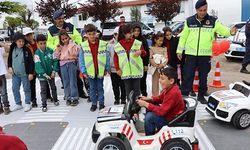 MİNİK YÜREKLER BÜYÜK KAHRAMANLARLA BULUŞTU