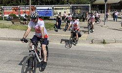 Bisikletleriyle Ankara'ya doğru pedal çevirdiler