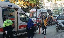 ÖZEL HALK OTOBÜSÜ İLE ELEKTRİKLİ BİSİKLET ÇARPIŞTI: 3 YARALI