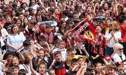 FUTBOLCULAR ÖĞRENCİLERLE BULUŞTU