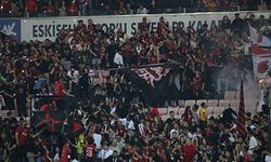'Şampiyonluk Gecesi' kutlamalarında taraftar kıvılcımlar içinde kaldı