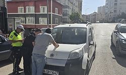 Park etmek istersen motosiklete çarptı: 1 kişi yaralandı