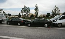 ZİNCİRLEME TRAFİK KAZASI, 4 ARAÇ BİRBİRİNE GİRDİ
