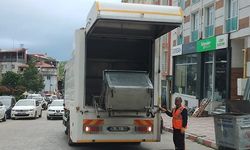 SÖĞÜT'TE ÇÖP KONTEYNERLERİ BAYRAM ÖNCESİ TİTİZLİKLE TEMİZLENDİ