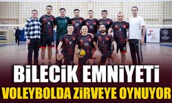 BİLECİK EMNİYETİ VOLEYBOLDA ZİRVEYE OYNUYOR
