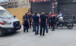 "ASKERİZ" DİYEN ŞAHISLAR HESAP ÖDEMEYİNCE KAVGA ÇIKTI: 5 YARALI