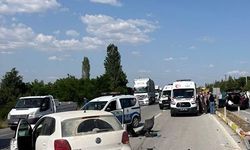 FECİ KAZA: 1 ÖLÜ, 3 YARALI