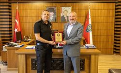 Bilecik'te emekliye ayrılan polis memuruna plaket