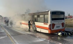 YOLCU OTOBÜSÜ YANDI: 1 YARALI