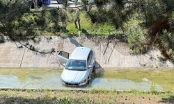OTOMOBİL SULAMA KANALINA UÇTU