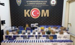 POLİS KAÇAK CEP TELEFONU TAMİR MALZEMESİ ELE GEÇİRDİ