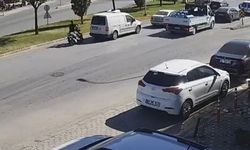 MOTOSİKLET SÜRÜCÜSÜNÜN METRELERCE SAVRULDUĞU ANLAR GÜVENLİK KAMERASINDA