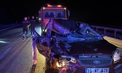 Tırla çarpışan otomobilde 4 kişi yaralandı