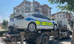 KAZAYI İNCELEYEN POLİSİN ARACINA KONTROLDEN ÇIKAN OTOMOBİL ÇARPTI: 1'İ POLİS 3 YARALI