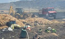 SAMAN YÜKLÜ TIR ÇIKAN YANGINDA KÜL OLDU